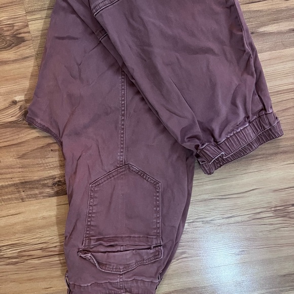 Woman’s pants size 12. Elastic bottom - Picture 5 of 5